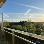 Residentie Astrid Met Private Parking * Bredene
