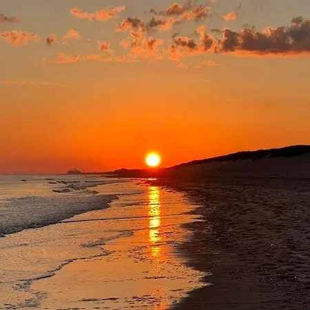 Residentie Astrid Met Private Parking * Bredene