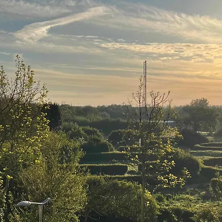 Residentie Astrid Met Private Parking Bredene